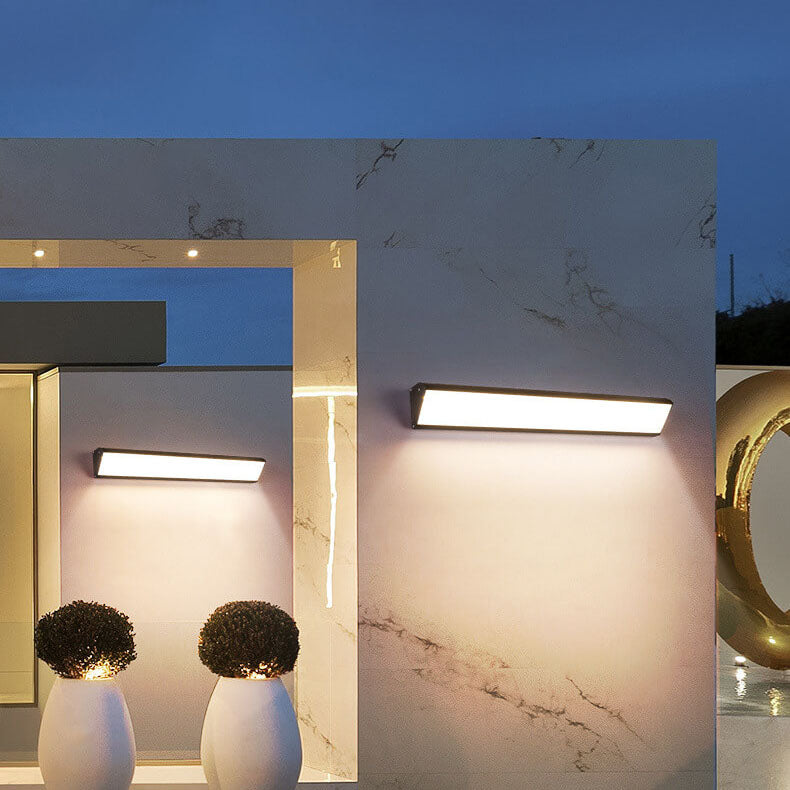 Sleek Black Aluminum LED Wall Sconce Lamp for Indoor Outdoor Use