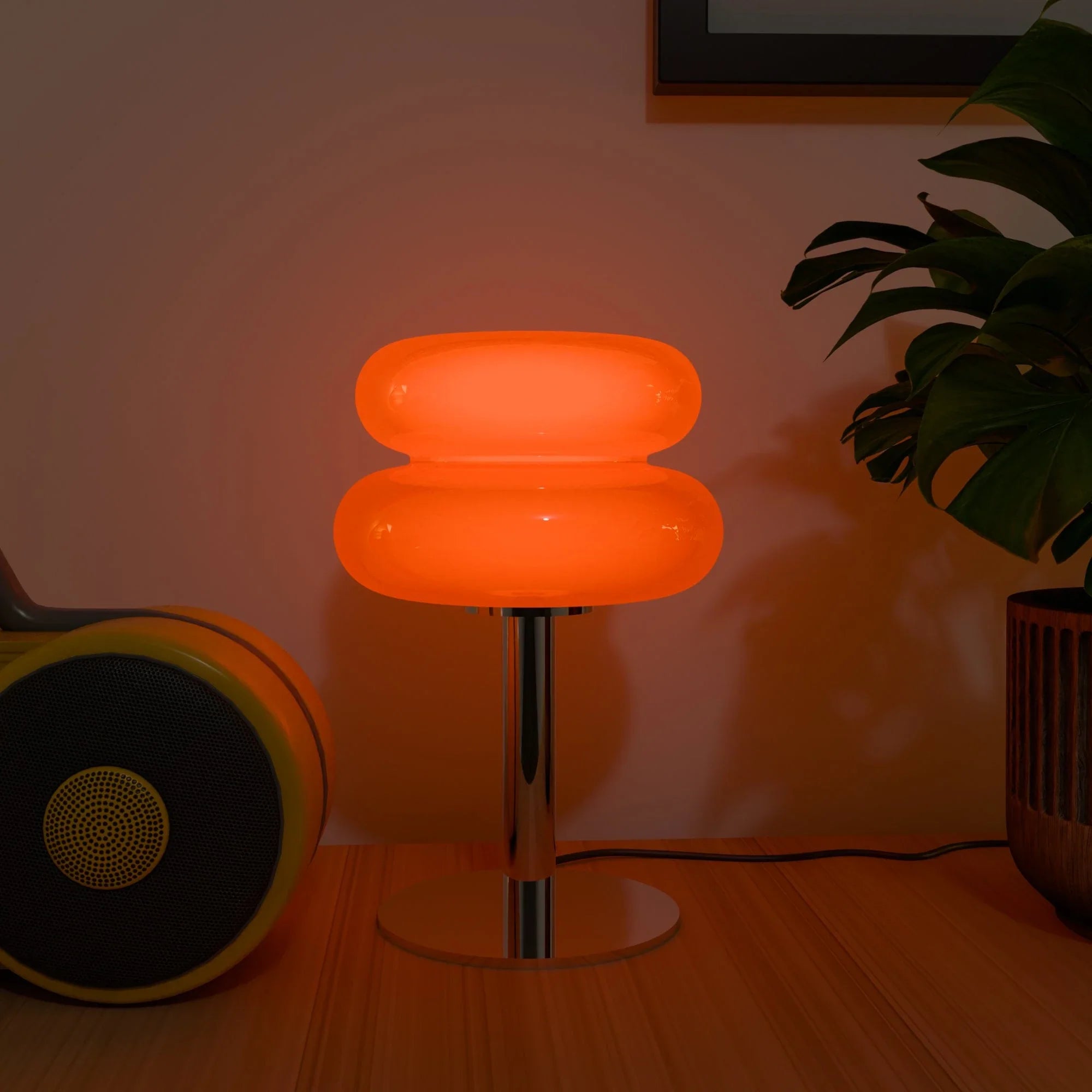 Elegant White Ceramic Table Lamp for Modern Living Room Decor