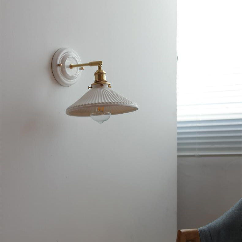 Classic Brass-Finished Vintage Ceramic Round Wall Sconce Lamp for Living Room