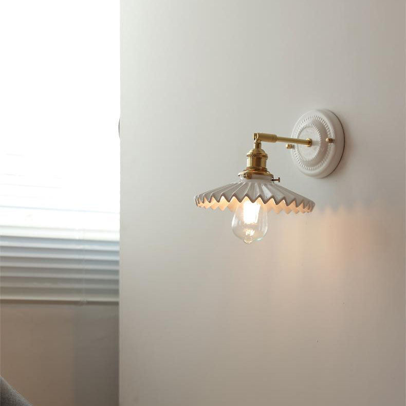 Classic Brass-Finished Vintage Ceramic Round Wall Sconce Lamp for Living Room