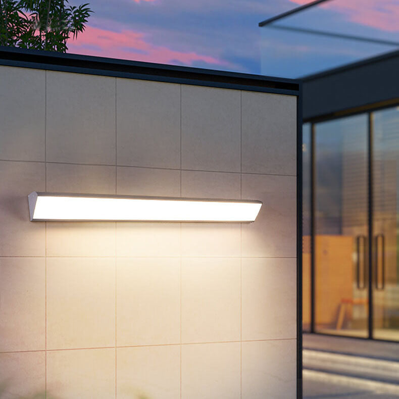 Sleek Black Aluminum LED Wall Sconce Lamp for Indoor Outdoor Use