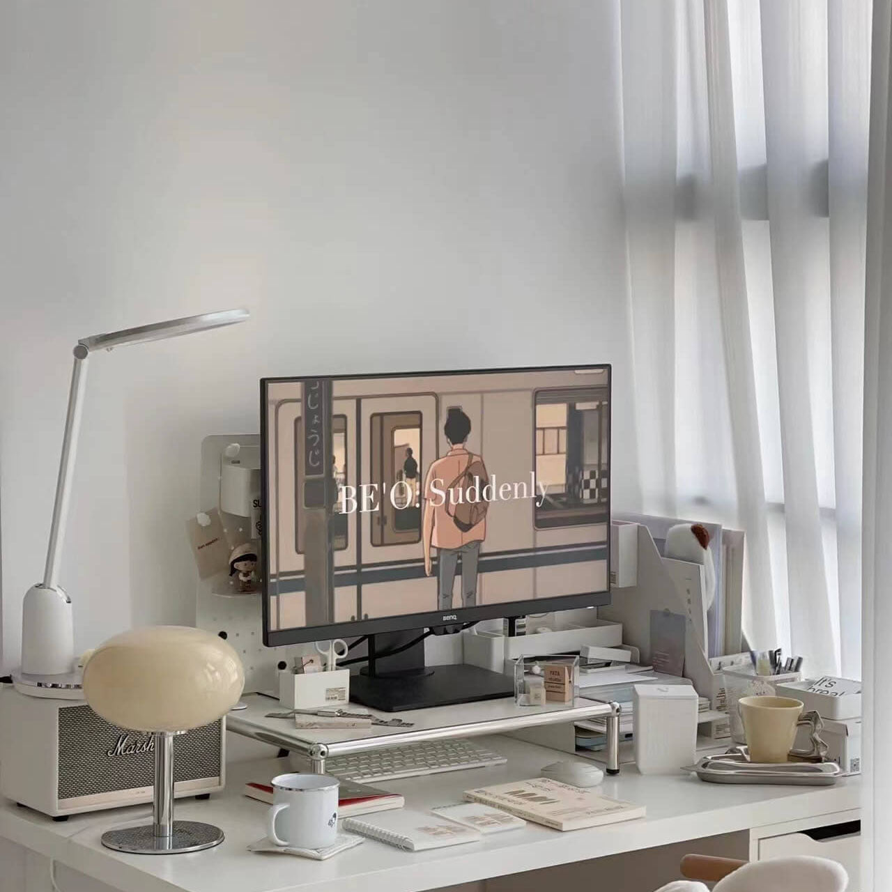 Modern Nordic Round Iron and Glass Table Lamp for Bedroom Decor