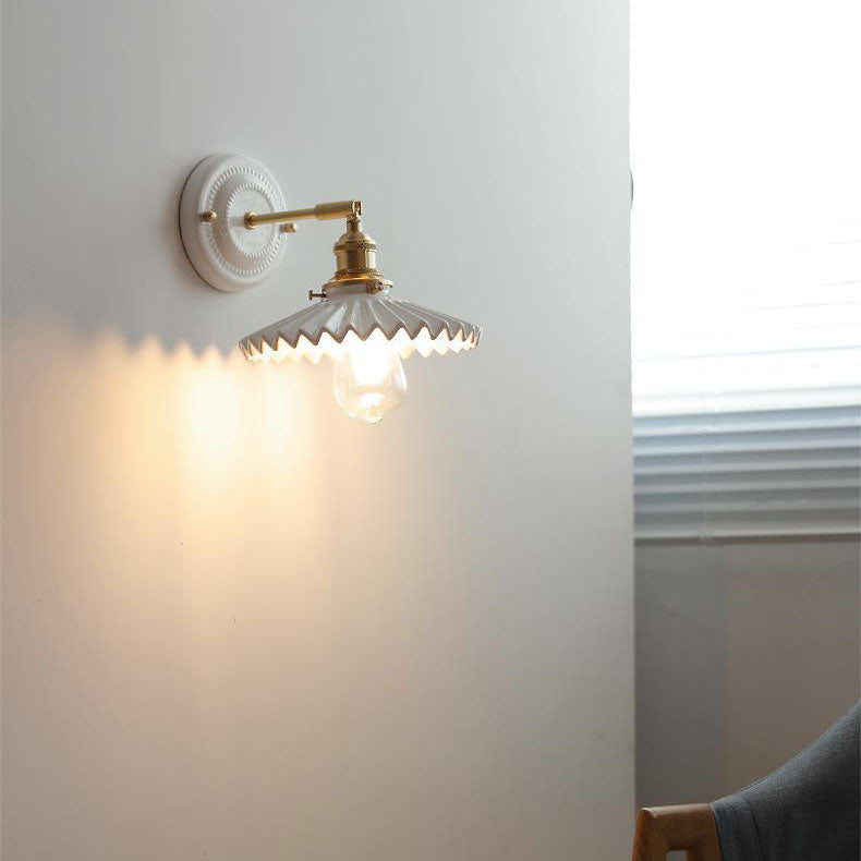 Classic Brass-Finished Vintage Ceramic Round Wall Sconce Lamp for Living Room