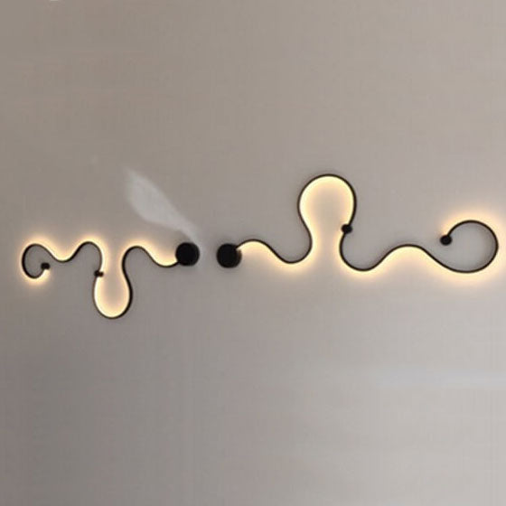 Sleek Silver Aluminum Snake Shaped LED Wall Sconce for Modern Decor