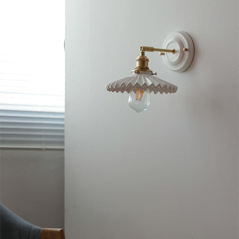 Classic Brass-Finished Vintage Ceramic Round Wall Sconce Lamp for Living Room