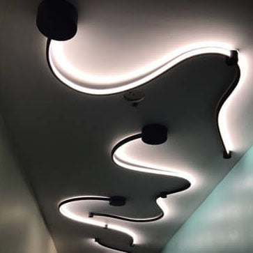 Sleek Silver Aluminum Snake Shaped LED Wall Sconce for Modern Decor