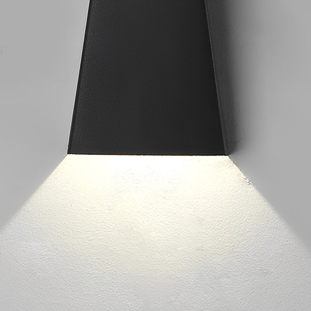 Stylish Waterproof Nordic 10W LED Up & Down Wall Lamp for Indoors