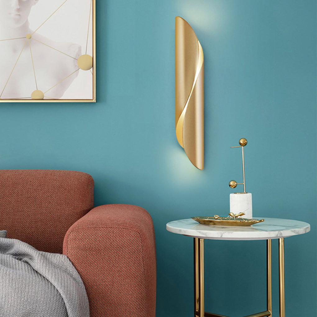 Nordic Industrial Style Arc Wall Lamp in Rusty Metal for Bedroom Accent