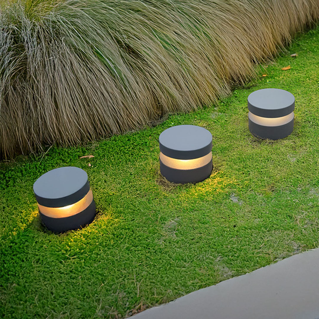 Stylish 110V LED Waterproof Landscape Spotlight for Outdoor Ambiance