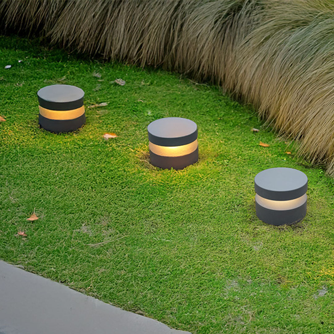 Stylish 110V LED Waterproof Landscape Spotlight for Outdoor Ambiance