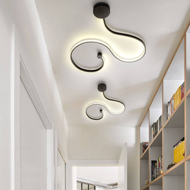 Sleek Silver Aluminum Snake Shaped LED Wall Sconce for Modern Decor