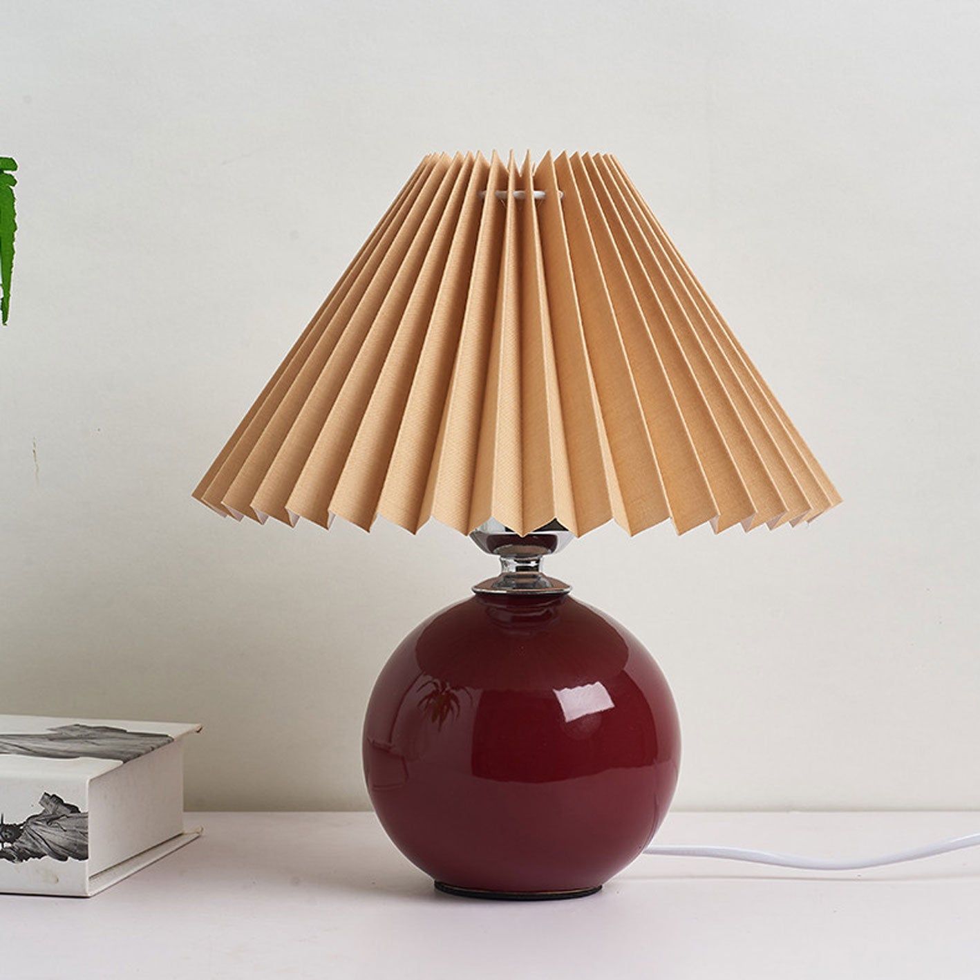 Nordic Minimalist White Ceramic Pleated Table Lamp for Bedroom Desk