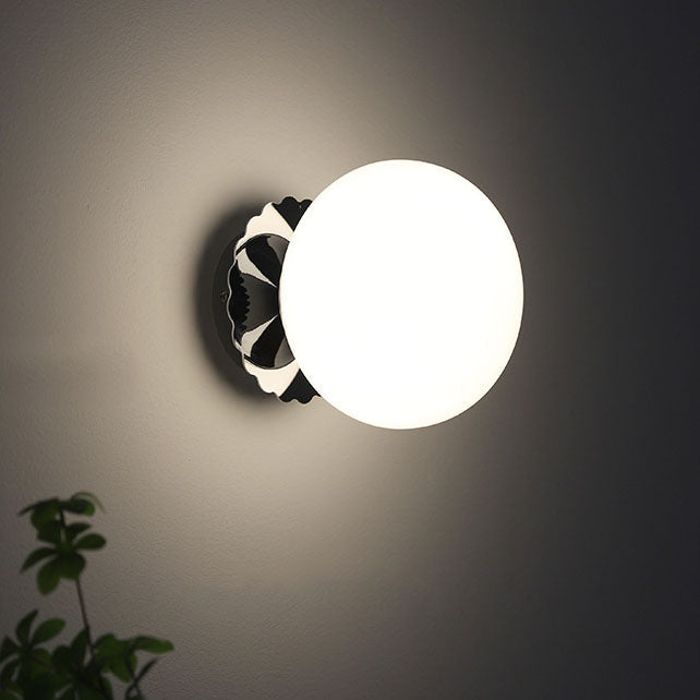 Rustic Industrial Black Iron and Glass Round Wall Sconce Lamp for Hallway