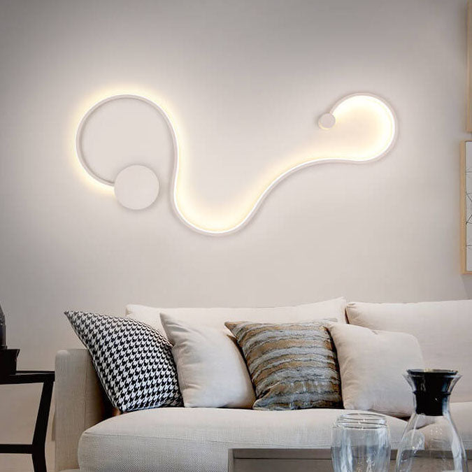 Sleek Silver Aluminum Snake Shaped LED Wall Sconce for Modern Decor