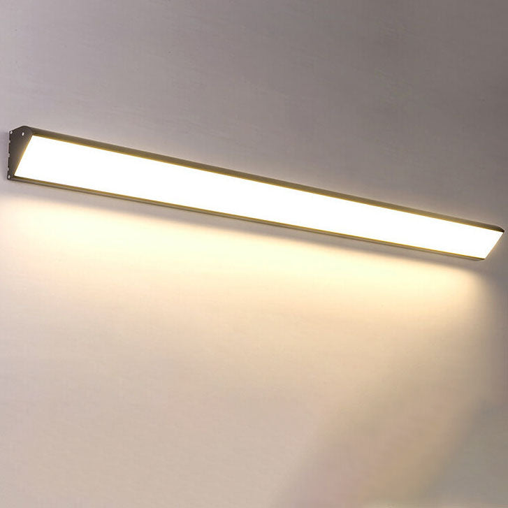 Stylish Black Aluminum LED Wall Sconce Lamp for Outdoor Spaces