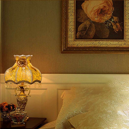 Antique European Vintage 1-Light Fabric Table Lamp for Cozy Living Room