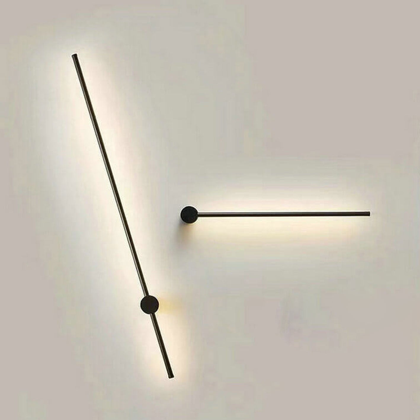 Stylish Minimalist Silver Aluminum LED Wall Sconce for Living Room Lighting