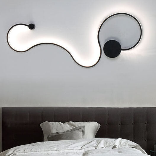 Sleek Silver Aluminum Snake Shaped LED Wall Sconce for Modern Decor