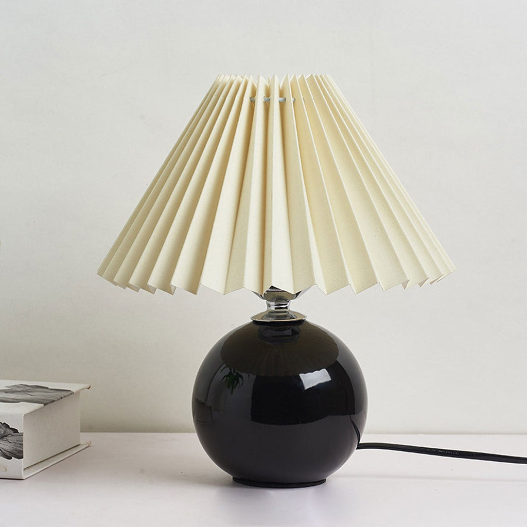 Nordic Minimalist White Ceramic Pleated Table Lamp for Bedroom Desk