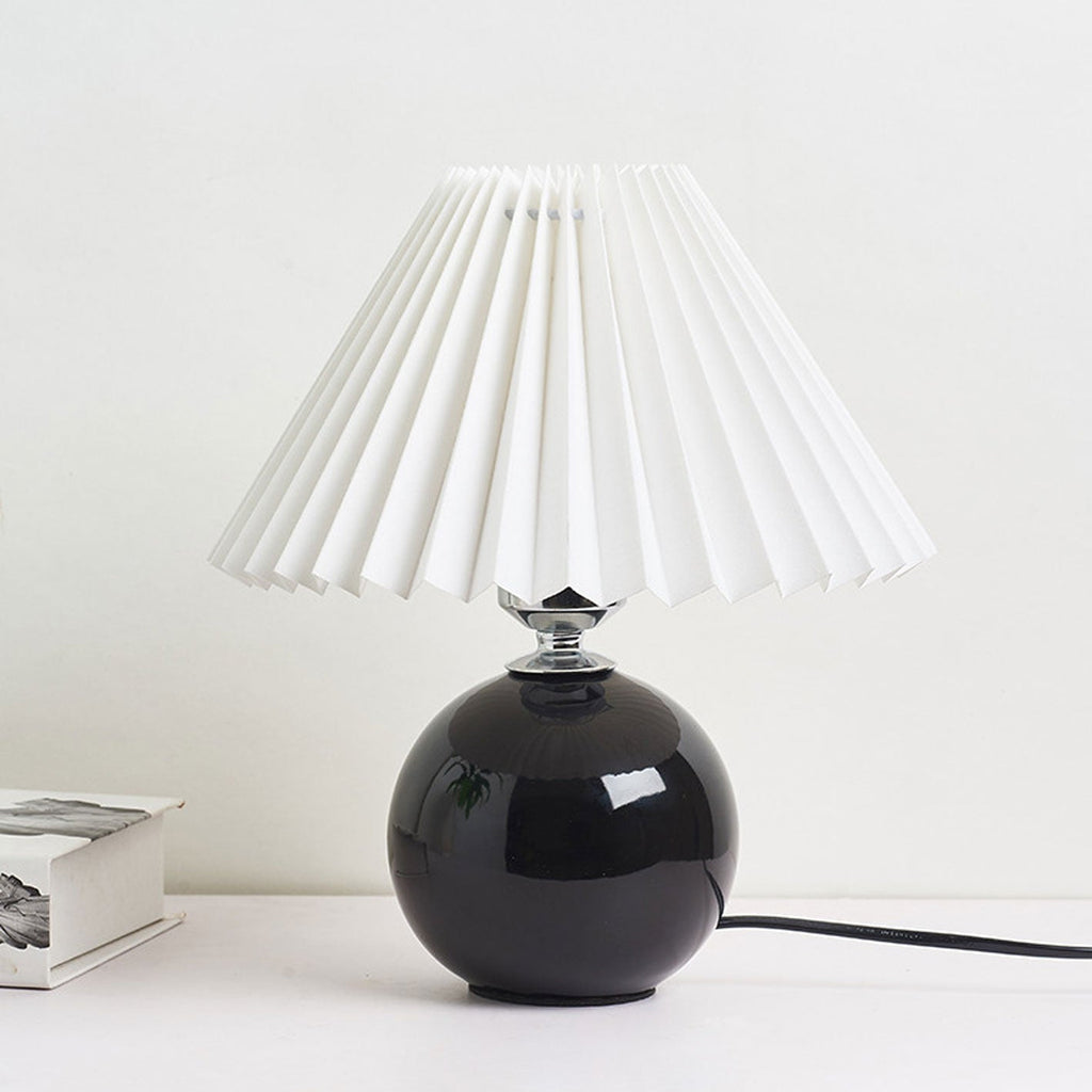 Nordic Minimalist White Ceramic Pleated Table Lamp for Bedroom Desk