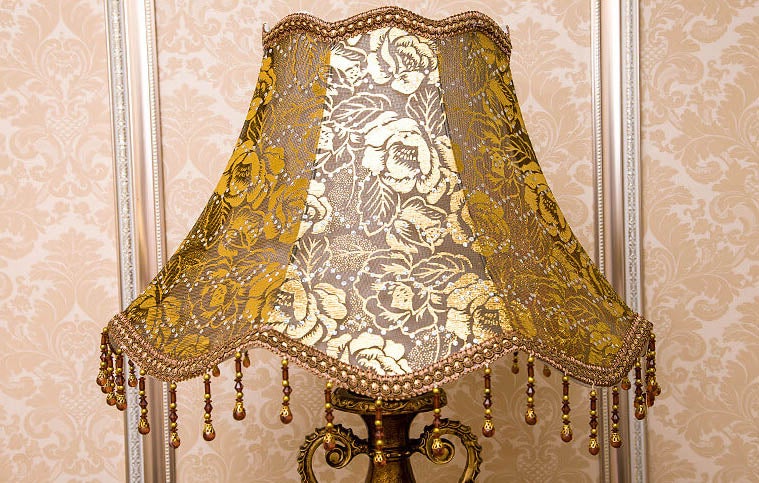 Antique European Vintage 1-Light Fabric Table Lamp for Cozy Living Room