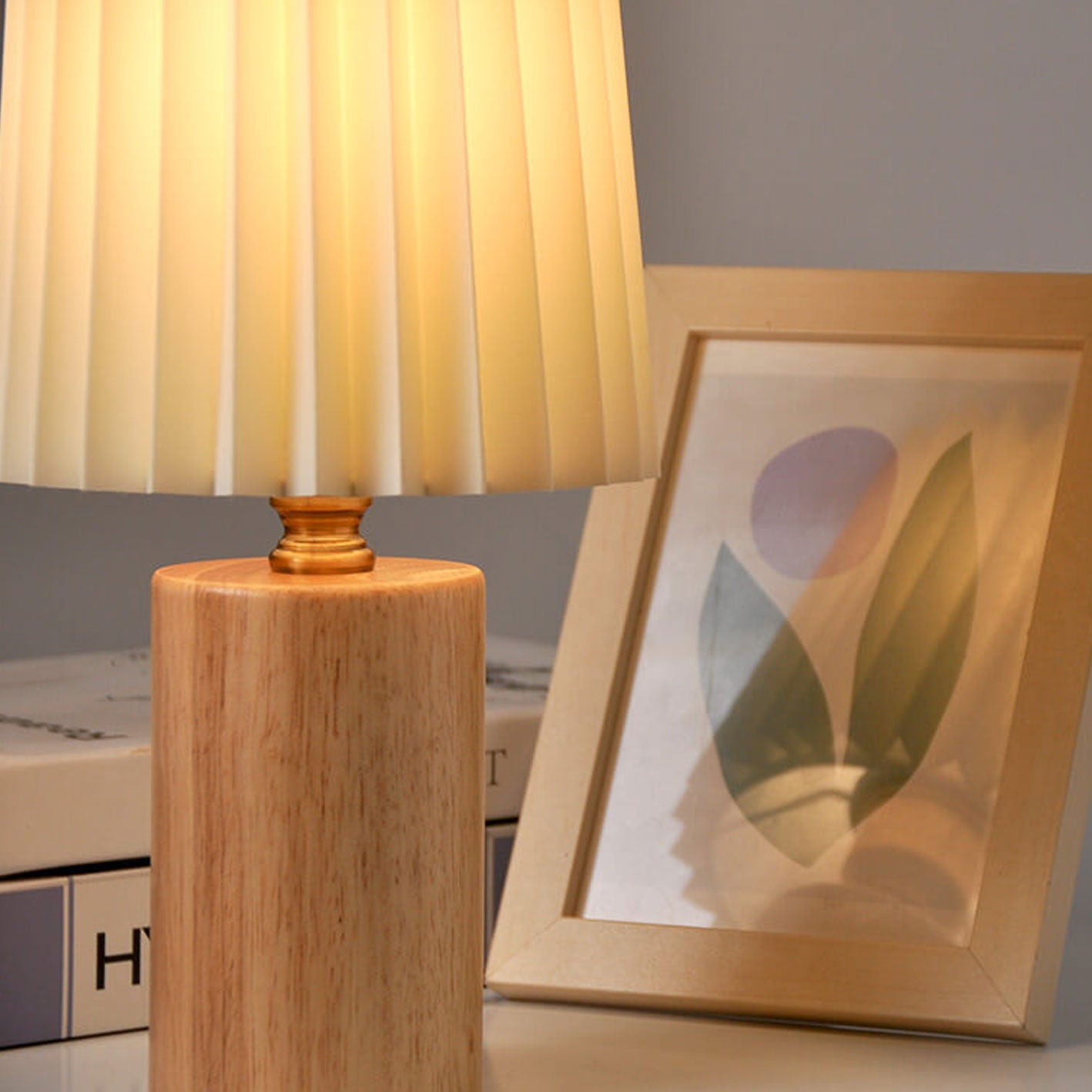 Elegant Vintage Korean Pleated Column Table Lamp with Solid Wood Base