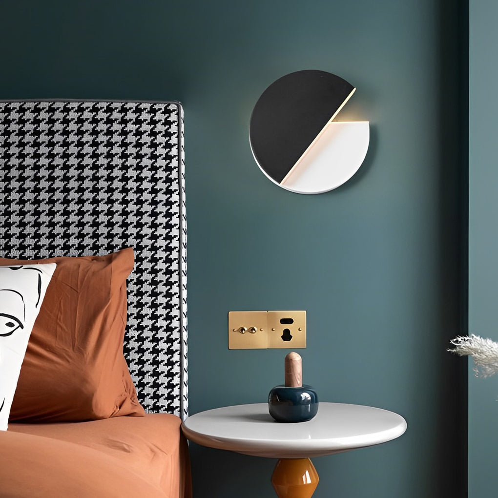 Modern Black Nordic 350° Rotatable LED Wall Sconce for Living Room