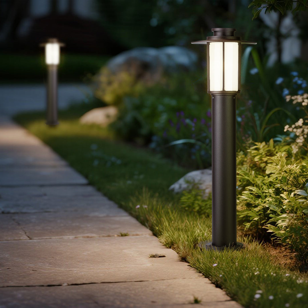 Sleek Black Metal LED Pathway Lights for Outdoor Garden Walkways