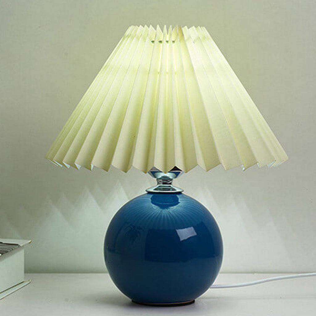 Nordic Minimalist White Ceramic Pleated Table Lamp for Bedroom Desk