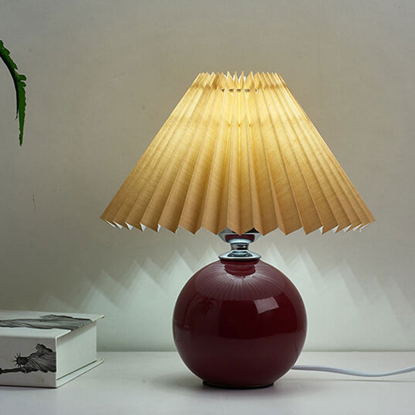 Nordic Minimalist White Ceramic Pleated Table Lamp for Bedroom Desk