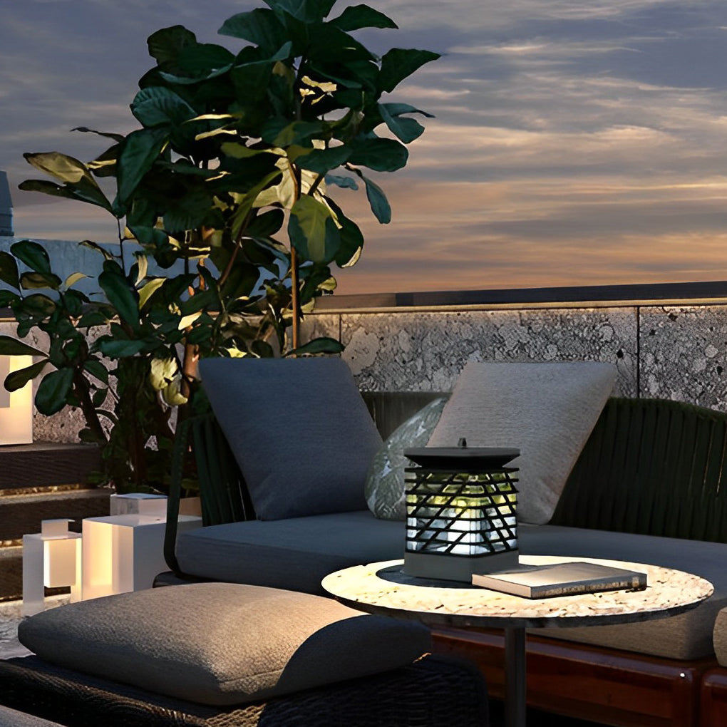 Smart Waterproof Solar LED Outdoor Lights with Light Sensing Technology