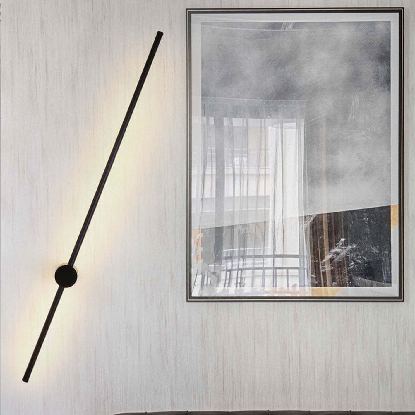 Stylish Minimalist Silver Aluminum LED Wall Sconce for Living Room Lighting