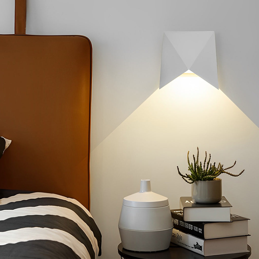 Waterproof Aluminum Geometric LED Wall Sconce for Modern Outdoor Spaces