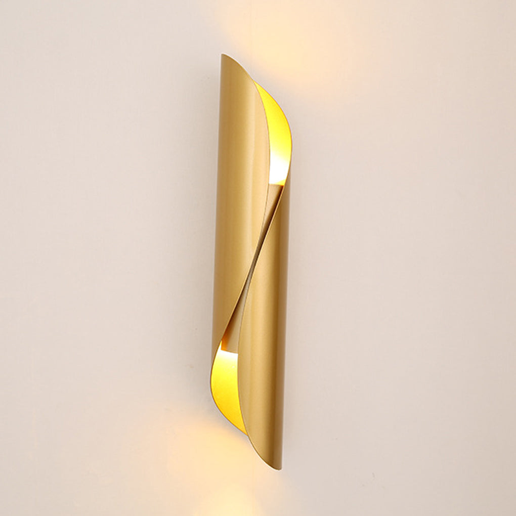 Nordic Industrial Style Arc Wall Lamp in Rusty Metal for Bedroom Accent