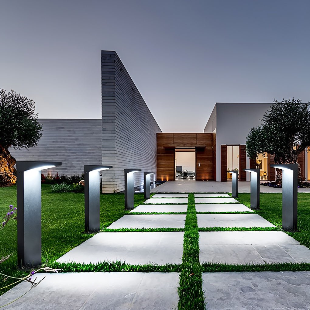Modern Low Voltage Solar LED Bollard Light for Outdoor Landscaping