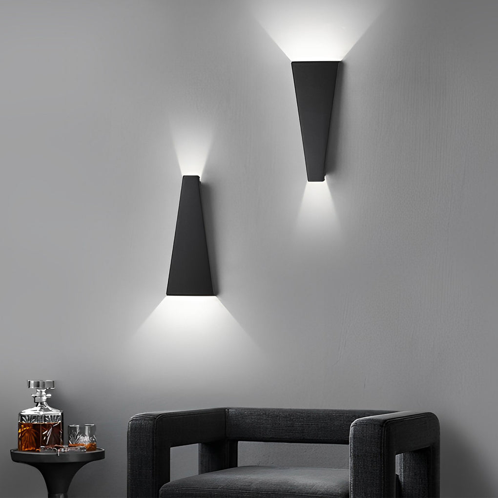 Stylish Waterproof Nordic 10W LED Up & Down Wall Lamp for Indoors