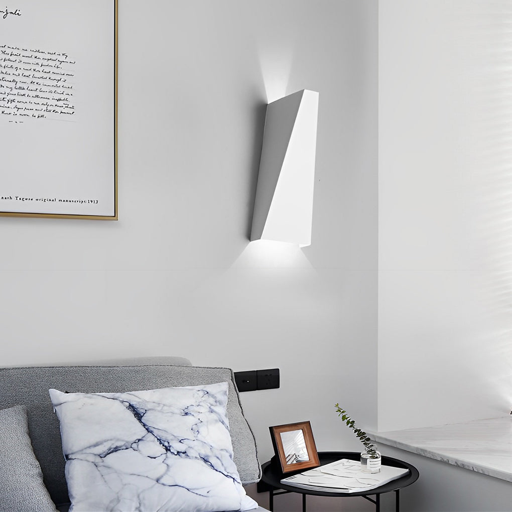 Stylish Waterproof Nordic 10W LED Up & Down Wall Lamp for Indoors