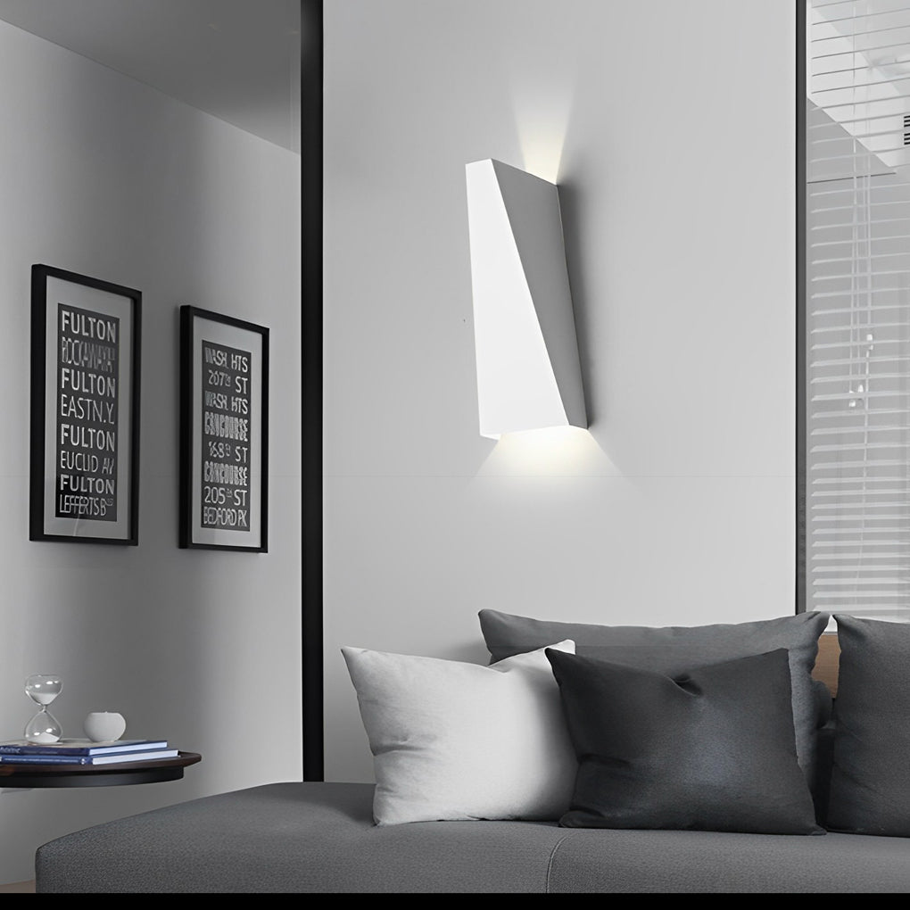 Stylish Waterproof Nordic 10W LED Up & Down Wall Lamp for Indoors