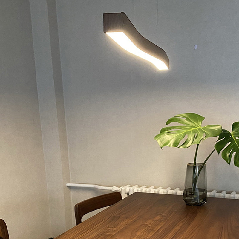 Modern Wood Grain Iron LED Linear Chandelier for Stylish Dining Rooms