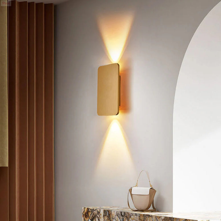 Sleek Aluminum Rectangular LED Wall Sconce Light for Modern Interiors