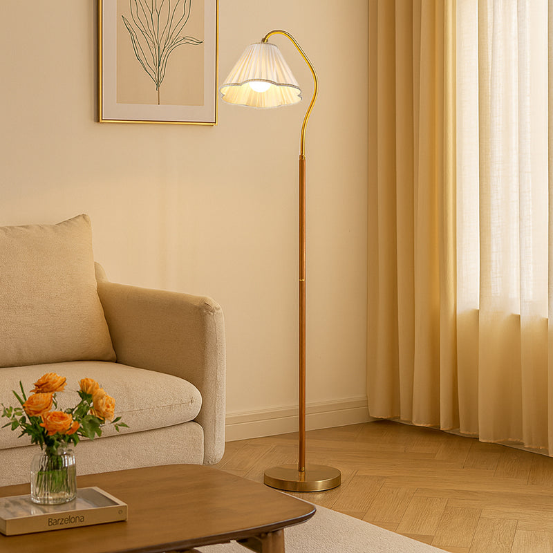 Elegant Japanese Vintage Flower Design Solid Wood Floor Lamp for Living Room