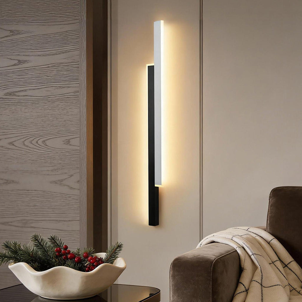Minimalist White Dual-Strip LED Wall Sconce for Modern Interiors