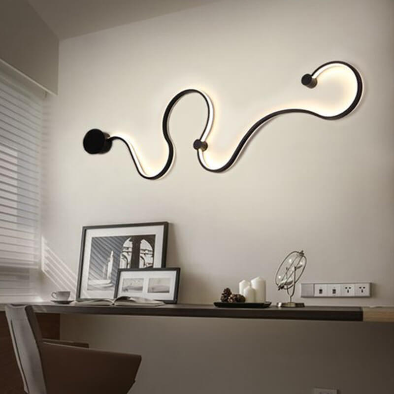 Sleek Silver Aluminum Snake Shaped LED Wall Sconce for Modern Decor