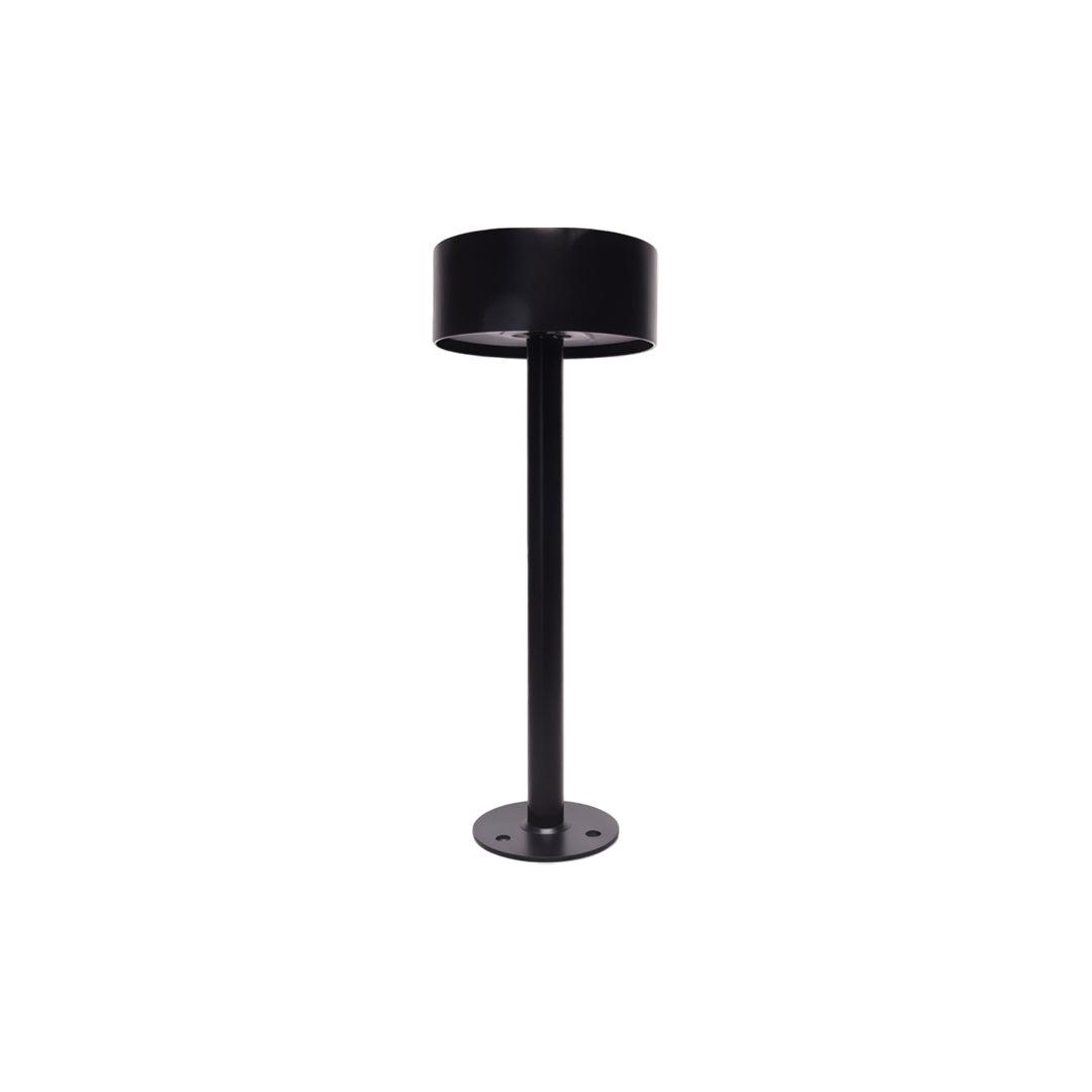 Sleek Black Minimalist LED Pathway Lights for Outdoor Landscaping Decor