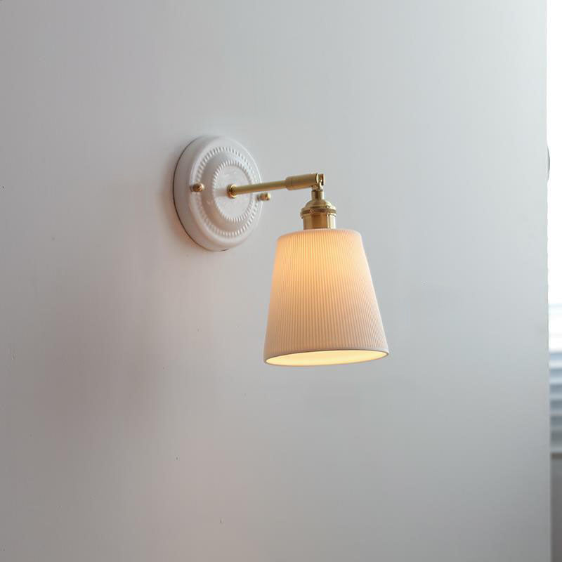Classic Brass-Finished Vintage Ceramic Round Wall Sconce Lamp for Living Room