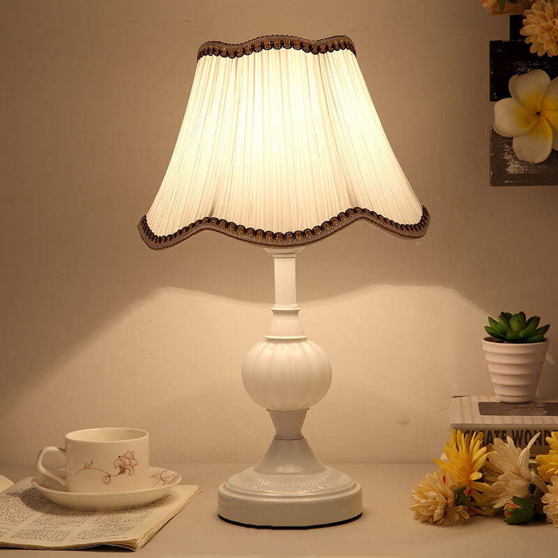 Nordic Vintage Floral Glass Table Lamp for Bedroom or Living Room Decor