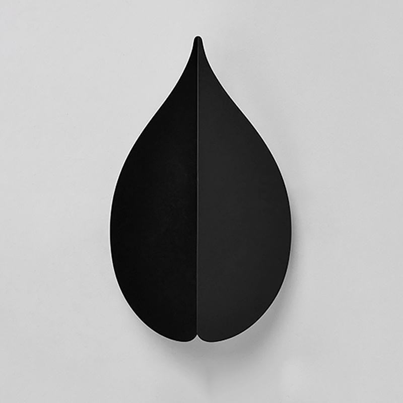 Elegant Warm White Leaf-Shaped Wall Sconces for Modern Living Spaces