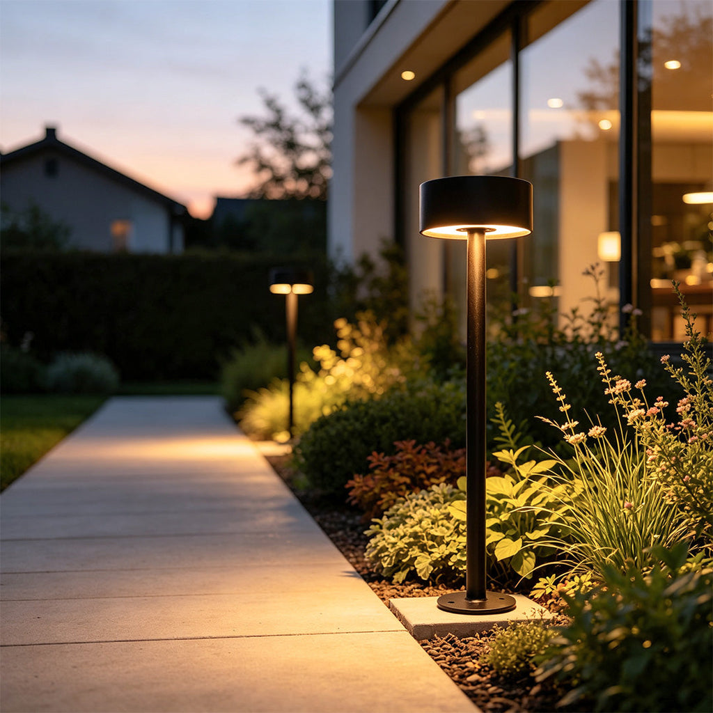 Sleek Black Minimalist LED Pathway Lights for Outdoor Landscaping Decor