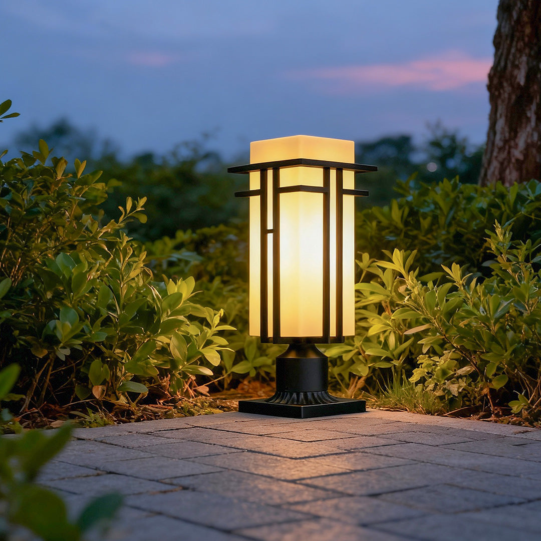Black Retro Aluminum Frosted Glass Path Lights for Outdoor Lighting
