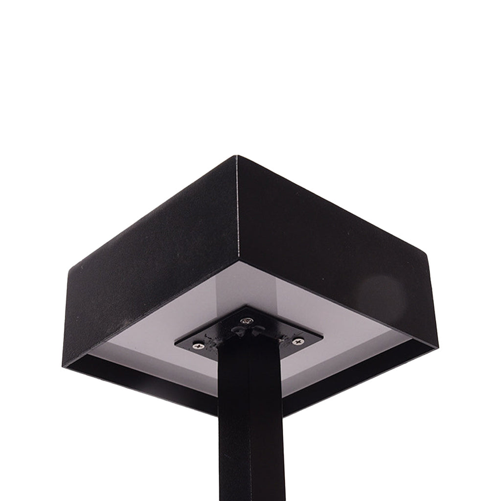Sleek Black Minimalist LED Pathway Lights for Outdoor Landscaping Decor